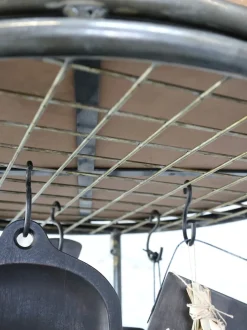 Chic Antique Display auf Rädern mit 3 Regalen und 3 Holzkisten