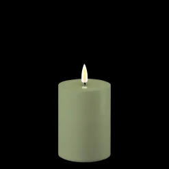 Deluxe Homeart LED Real Flame Outdoor Stumpenkerze staubig grün